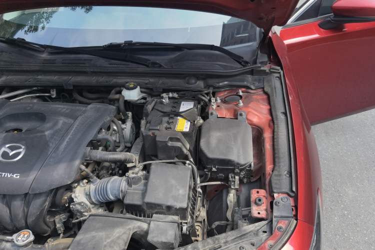 Used Mazda 3 Axela 2020 1.5L Automatic Luxury Version Engine Bay Left
