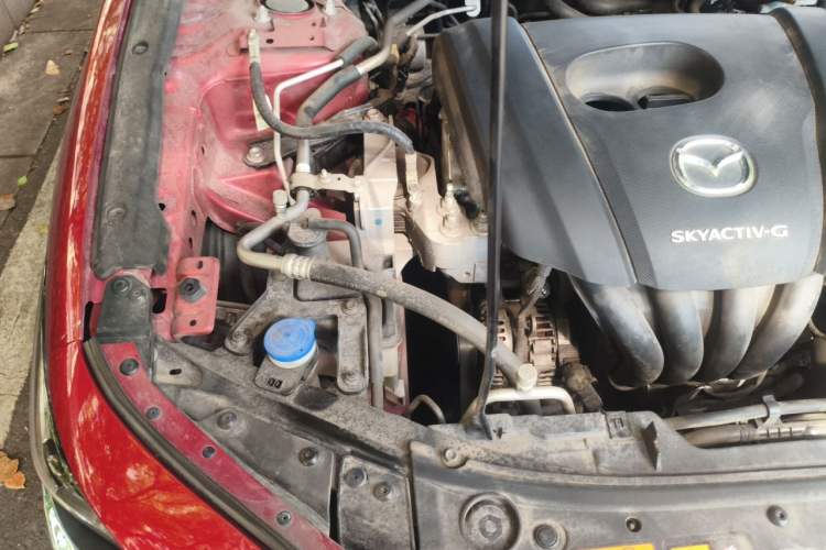 Used Mazda 3 Axela 2020 1.5L Automatic Luxury Version Engine Bay Right