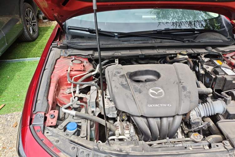 Used Mazda 3 Axela 2020 1.5L Automatic Luxury Version Engine Bay Right