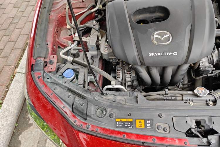 Used Mazda 3 Axela 2020 1.5L Automatic Luxury Version Engine Bay Right