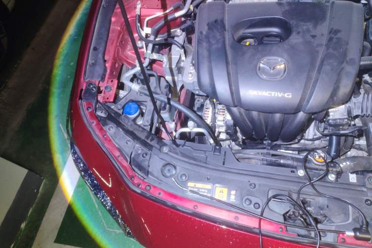 Used Mazda 3 Axela 2020 1.5L Automatic Luxury Version Engine Bay Right