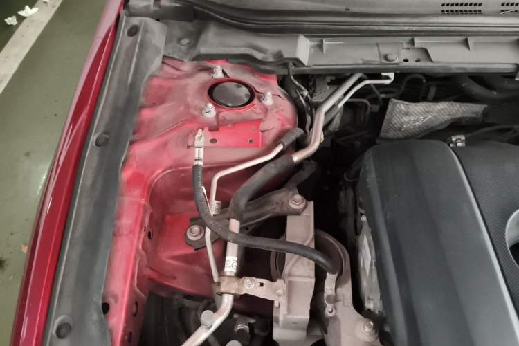 Used Mazda 3 Axela 2020 1.5L Automatic Luxury Version Engine Bay Right