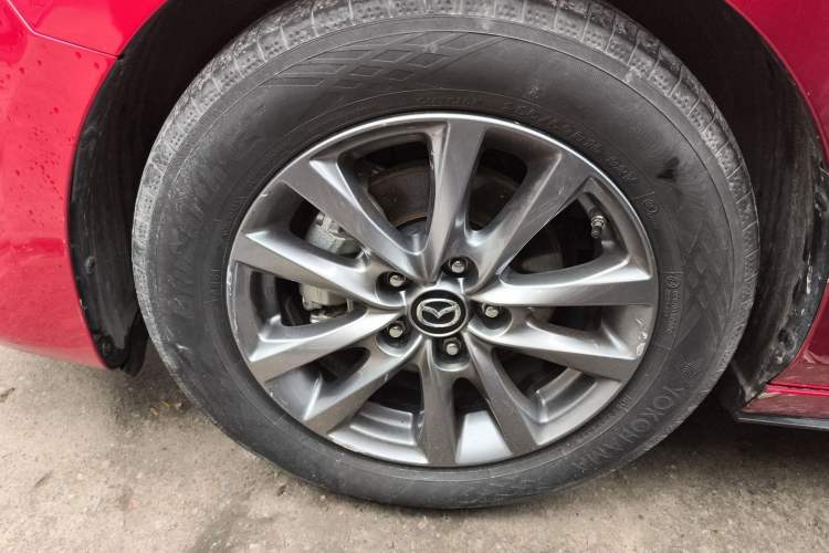 Used Mazda 3 Axela 2020 1.5L Automatic Luxury Version Exterior 4