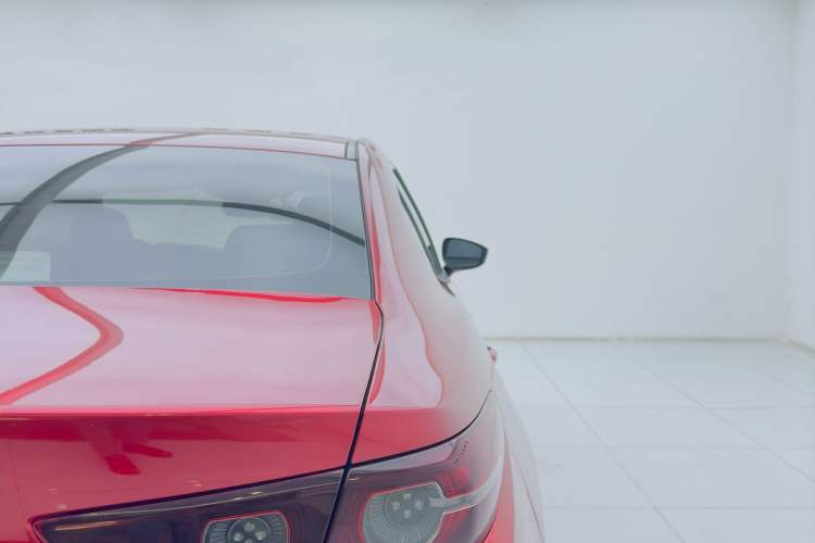 Used Mazda 3 Axela 2020 1.5L Automatic Luxury Version Exterior 5