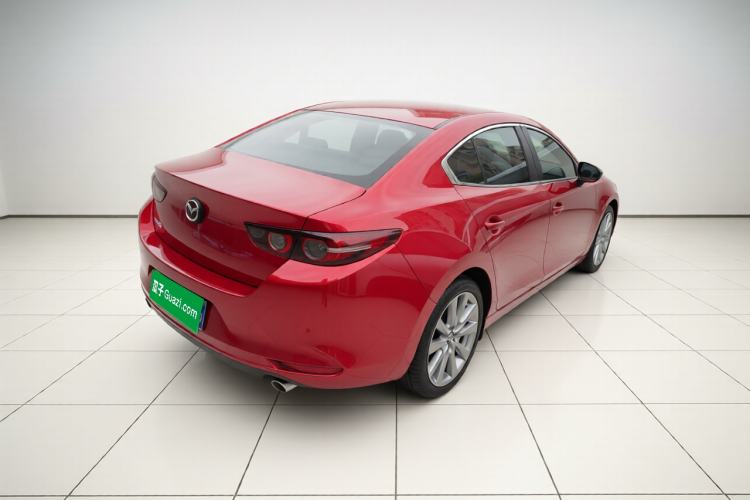 Used Mazda 3 Axela 2020 2.0L Automatic Luxury Version Exterior 5