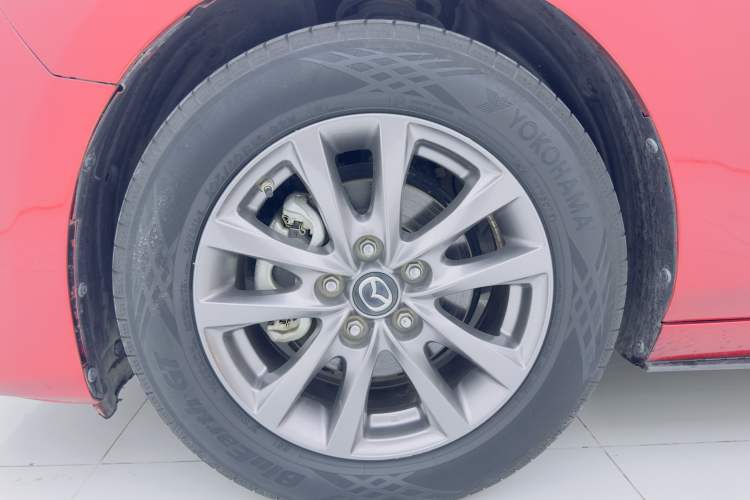 Used Mazda 3 Axela 2020 1.5L Automatic Luxury Version Exterior 7
