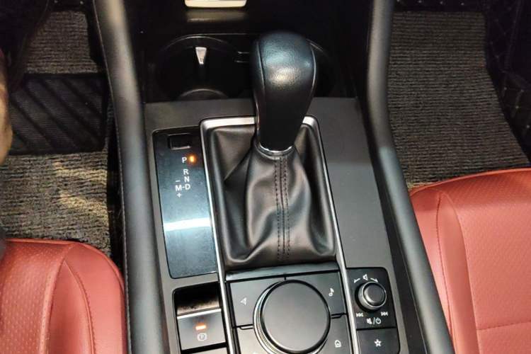 Used Mazda 3 Axela 2020 1.5L Automatic Zhiyue Sunroof Version Gear Lever