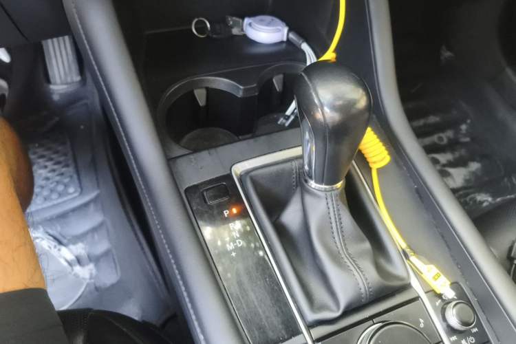 Used Mazda 3 Axela 2020 1.5L Automatic Luxury Version Gear Lever