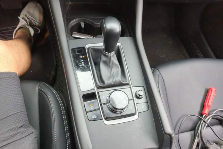 Used Mazda 3 Axela 2020 1.5L Automatic Zhiyue Sunroof Version Gear Lever
