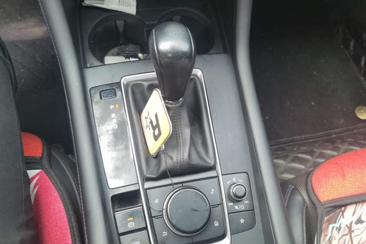Used Mazda 3 Axela 2020 1.5L Automatic Luxury Version Gear Lever