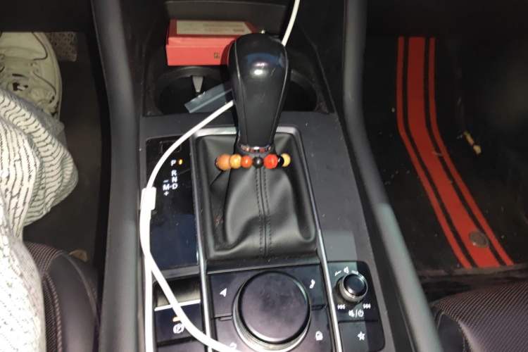Used Mazda 3 Axela 2020 1.5L Automatic Luxury Version Gear Lever