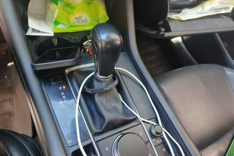Used Mazda 3 Axela 2020 1.5L Automatic Luxury Version Gear Lever