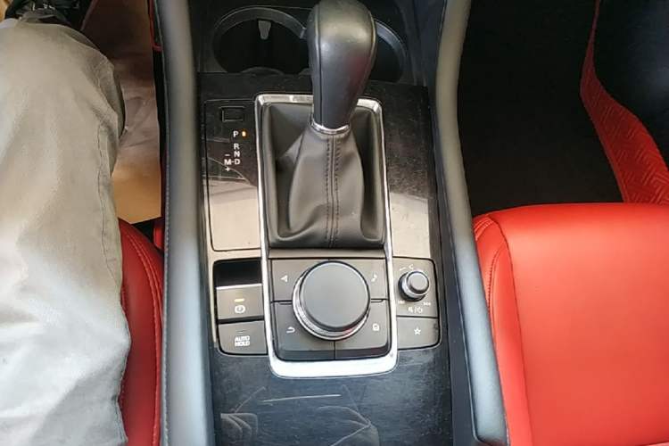Used Mazda 3 Axela 2020 2.0L Automatic ZhiXuan Edition Gear Lever