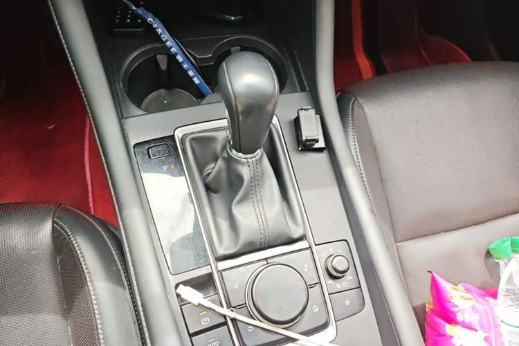 Used Mazda 3 Axela 2020 1.5L Automatic Luxury Version Gear Lever