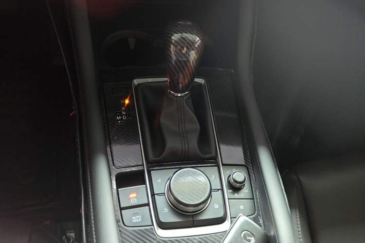 Used Mazda 3 Axela 2020 1.5L Automatic Luxury Version Gear Lever