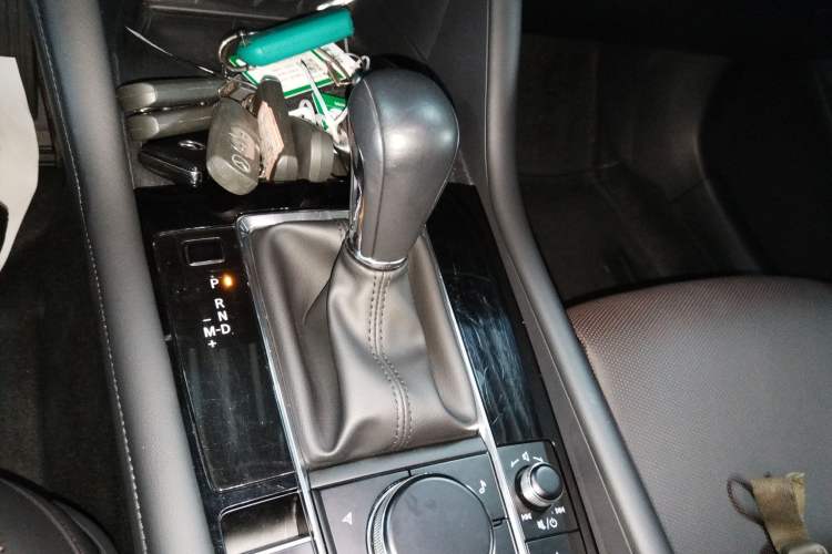 Used Mazda 3 Axela 2020 2.0L Automatic Zhiya Edition Gear Lever