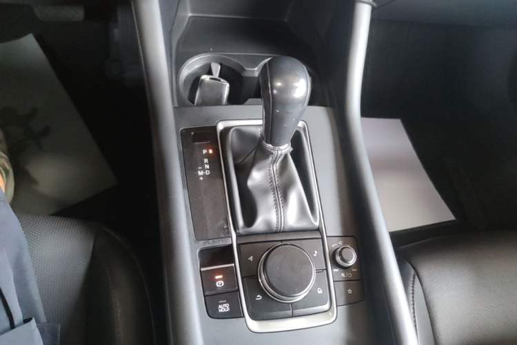 Used Mazda 3 Axela 2020 1.5L Automatic Luxury Version Gear Lever
