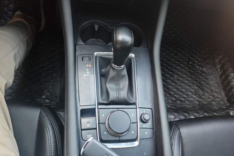 Used Mazda 3 Axela 2020 2.0L Automatic ZhiXuan Edition Gear Lever