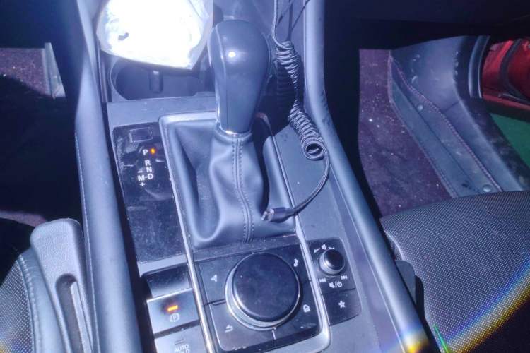 Used Mazda 3 Axela 2020 1.5L Automatic Luxury Version Gear Lever