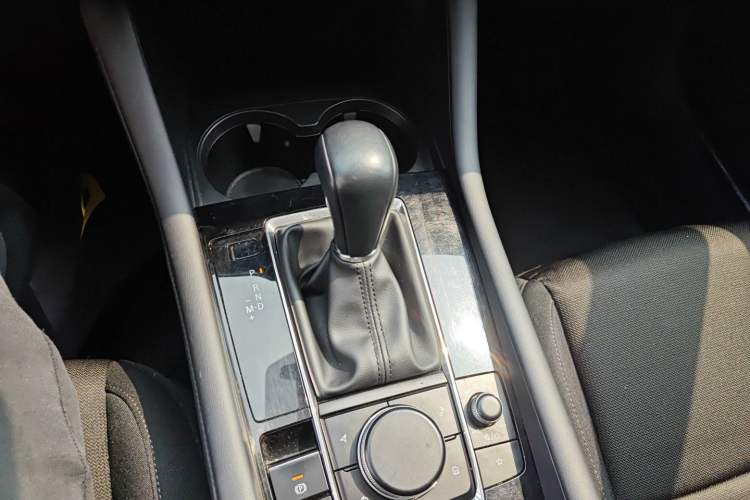 Used Mazda 3 Axela 2020 2.0L Automatic ZhiXuan Edition Gear Lever