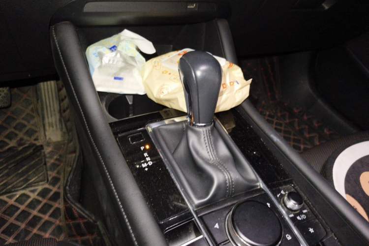 Used Mazda 3 Axela 2020 2.0L Automatic Zhiya Edition Gear Lever