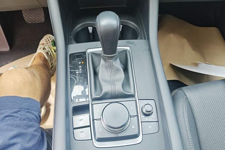 Used Mazda 3 Axela 2020 1.5L Automatic ZhiMei Edition Gear Lever