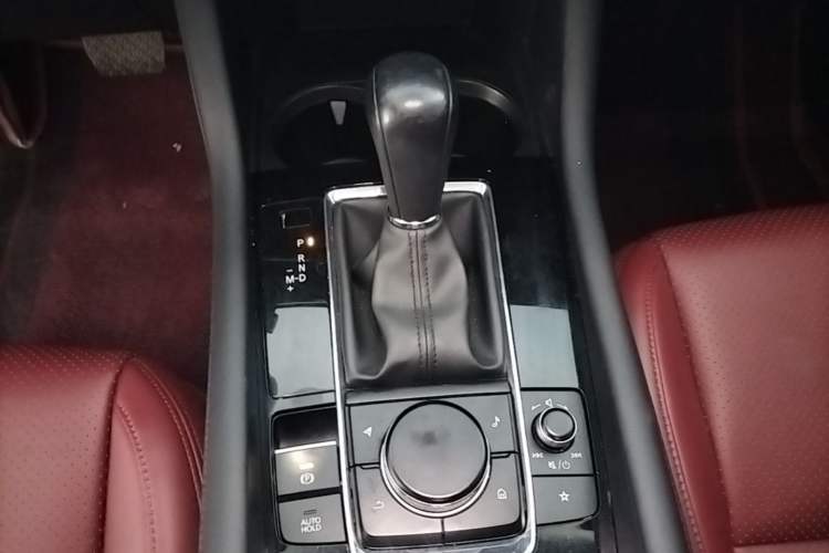 Used Mazda 3 Axela 2020 2.0L Automatic ZhiXuan Edition Gear Lever