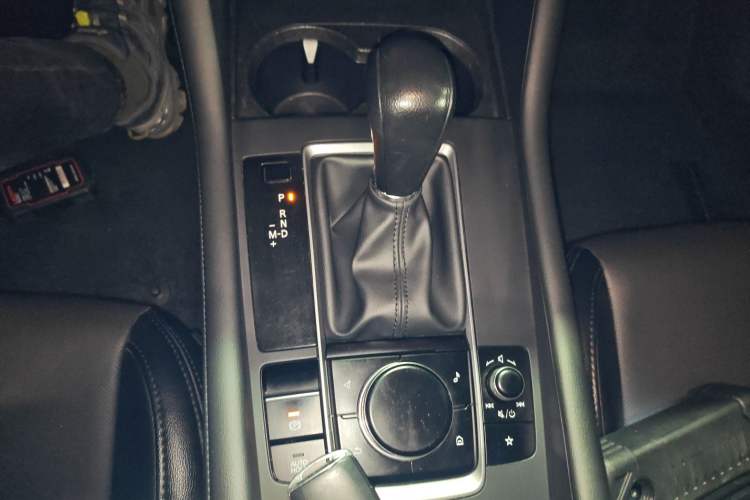 Used Mazda 3 Axela 2020 1.5L Automatic ZhiMei Edition Gear Lever
