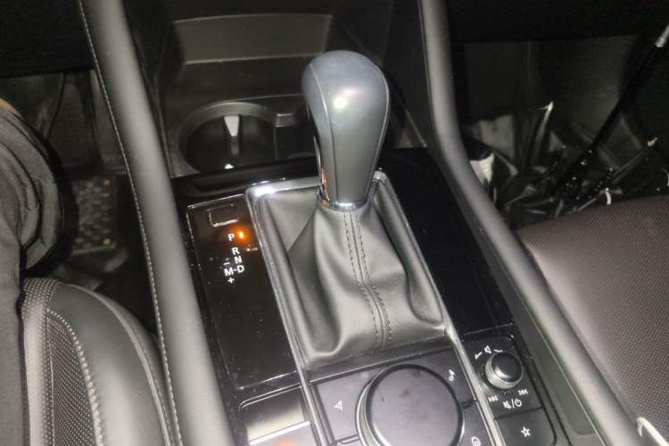 Used Mazda 3 Axela 2020 2.0L Automatic Zhiya Edition Gear Lever