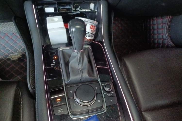 Used Mazda 3 Axela 2020 2.0L Automatic ZhiXuan Edition Gear Lever