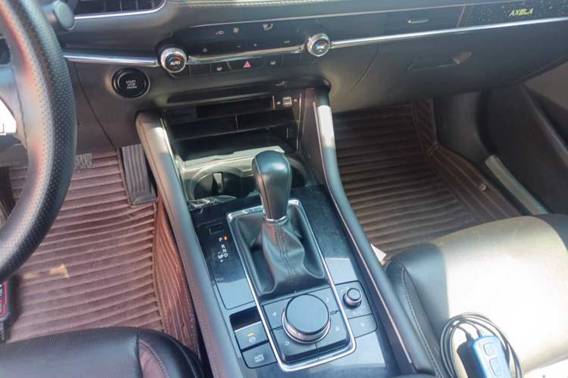 Used Mazda 3 Axela 2020 2.0L Automatic Zhiya Edition Gear Lever