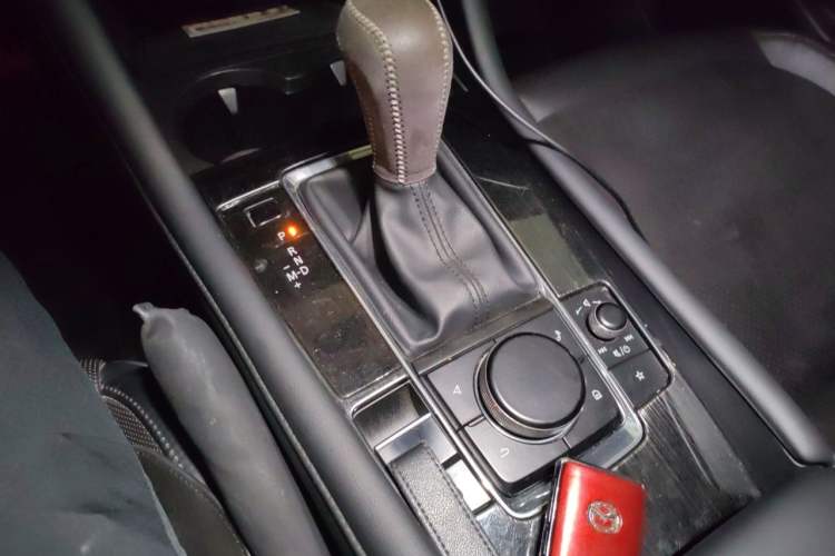 Used Mazda 3 Axela 2020 2.0L Automatic Zhiya Edition Gear Lever