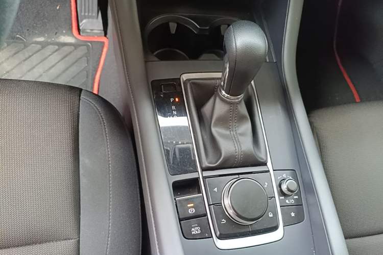 Used Mazda 3 Axela 2020 1.5L Automatic ZhiMei Edition Gear Lever