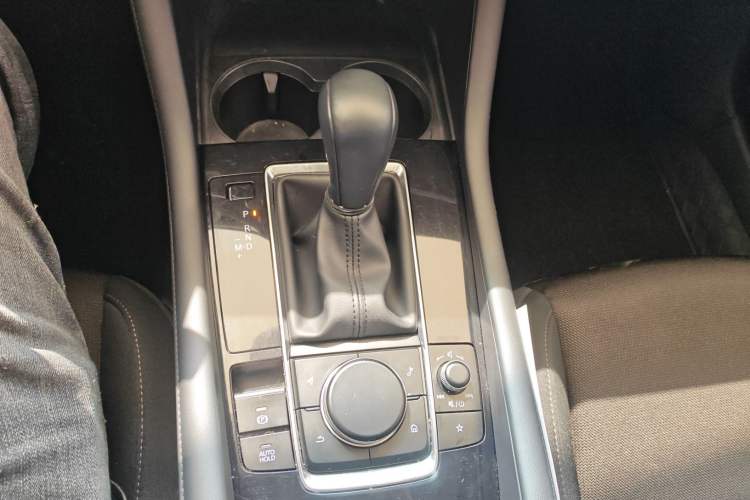 Used Mazda 3 Axela 2020 2.0L Automatic ZhiXuan Edition Gear Lever