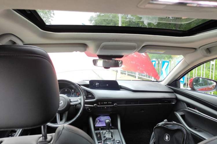 Used Mazda 3 Axela 2020 1.5L Automatic Luxury Version Headliner
