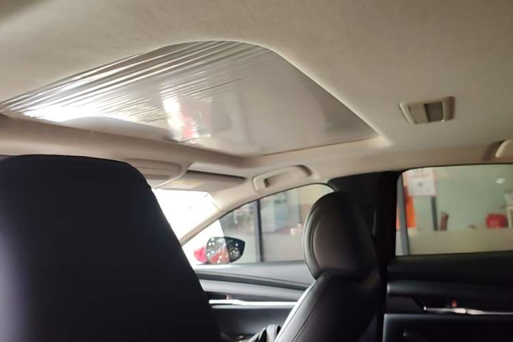 Used Mazda 3 Axela 2020 2.0L X Compression Ignition Prestige Version Headliner