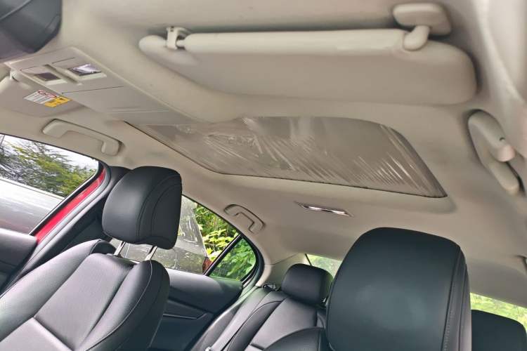 Used Mazda 3 Axela 2020 1.5L Automatic Luxury Version Headliner