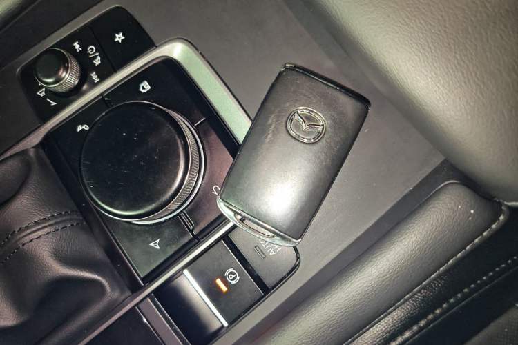 Used Mazda 3 Axela 2020 1.5L Automatic ZhiMei Edition Interior 1