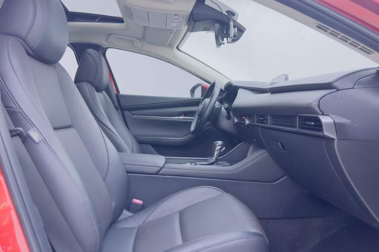 Used Mazda 3 Axela 2020 1.5L Automatic Luxury Version Interior 3