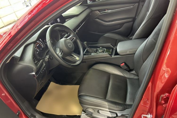 Used Mazda 3 Axela 2020 2.0L Automatic Zhiya Edition Interior 3