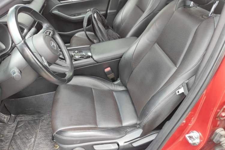 Used Mazda 3 Axela 2020 1.5L Automatic Luxury Version Left Front Seat