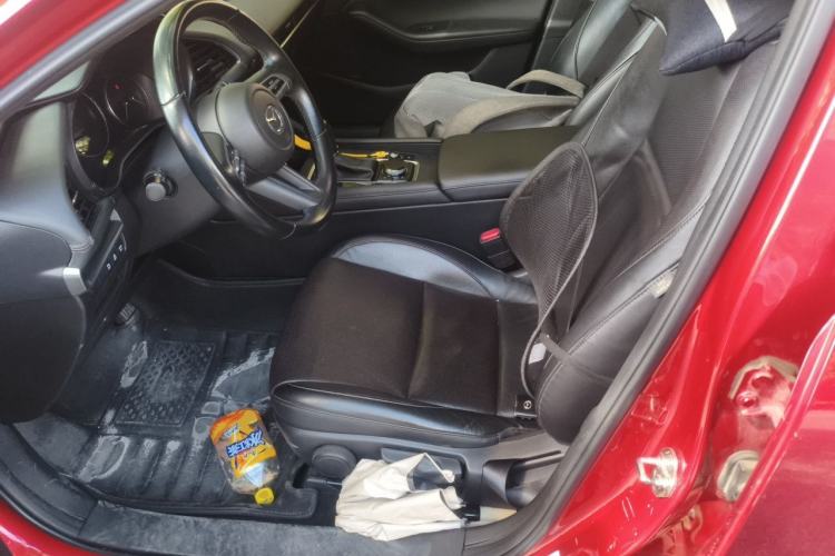 Used Mazda 3 Axela 2020 1.5L Automatic Luxury Version Left Front Seat