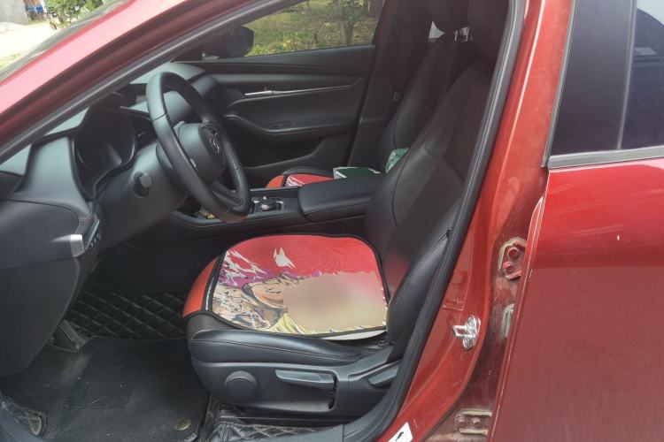 Used Mazda 3 Axela 2020 1.5L Automatic Luxury Version Left Front Seat