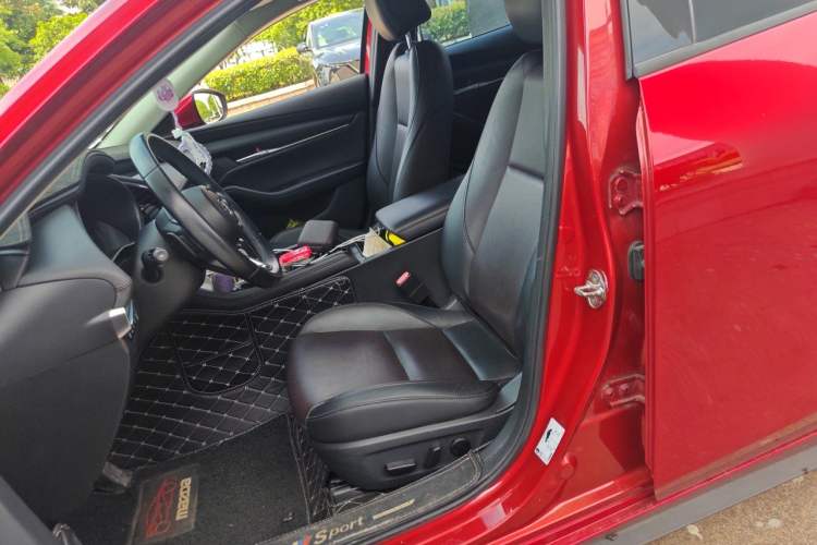 Used Mazda 3 Axela 2020 2.0L X Compression Ignition Prestige Version Left Front Seat