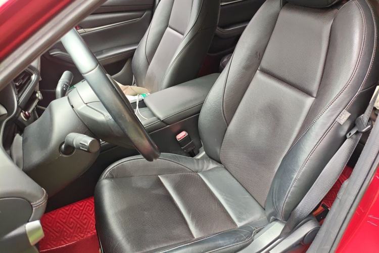 Used Mazda 3 Axela 2020 1.5L Automatic Luxury Version Left Front Seat