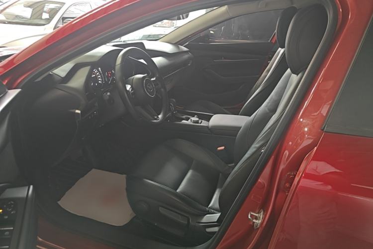 Used Mazda 3 Axela 2020 1.5L Automatic Luxury Version Left Front Seat