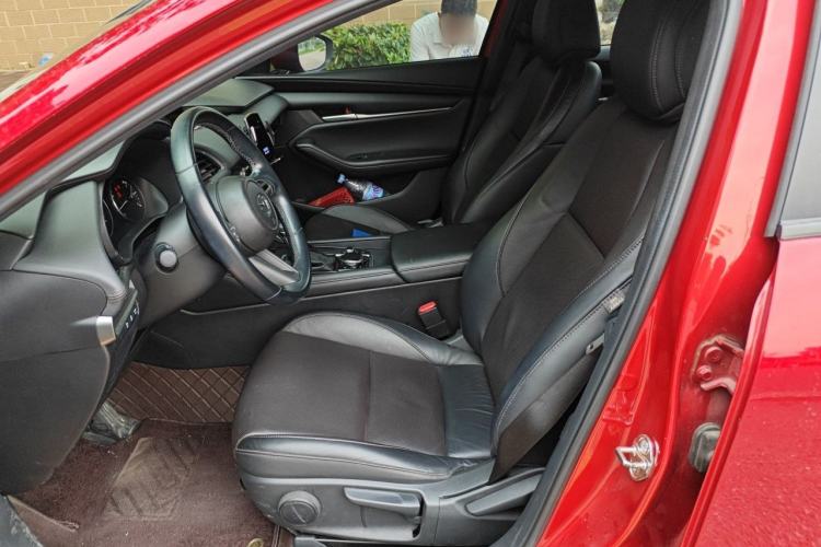 Used Mazda 3 Axela 2020 1.5L Automatic Luxury Version Left Front Seat