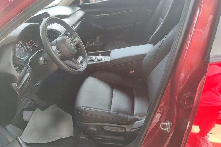 Used Mazda 3 Axela 2020 1.5L Automatic Luxury Version Left Front Seat
