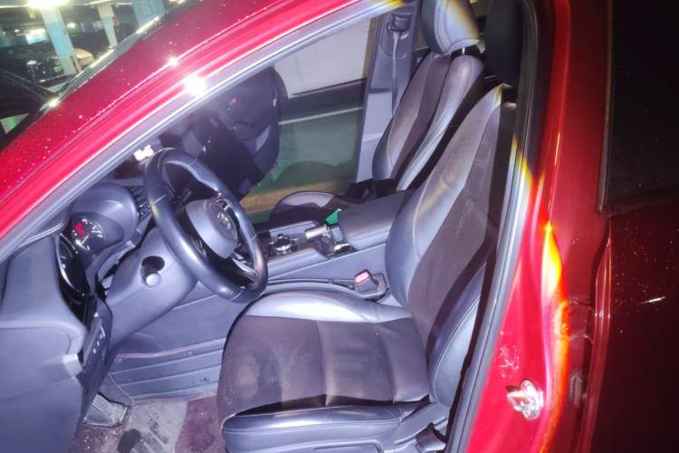 Used Mazda 3 Axela 2020 1.5L Automatic Luxury Version Left Front Seat