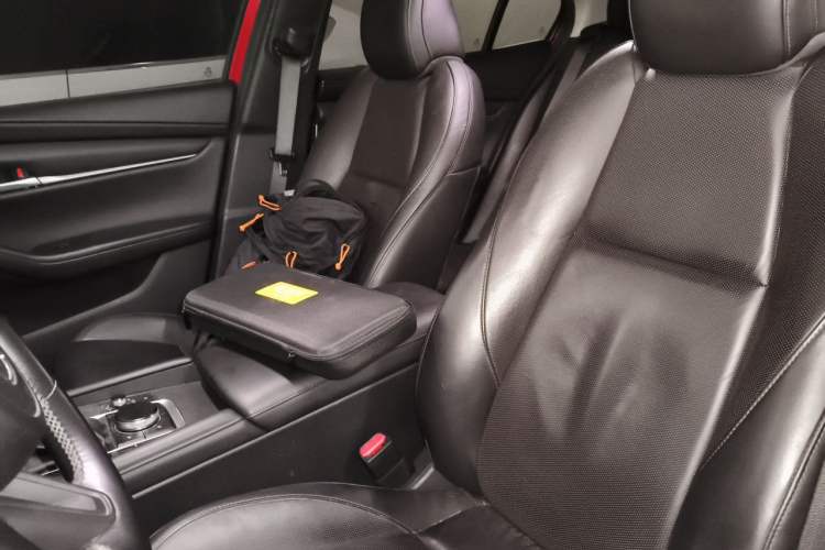 Used Mazda 3 Axela 2020 1.5L Automatic Luxury Version Left Front Seat